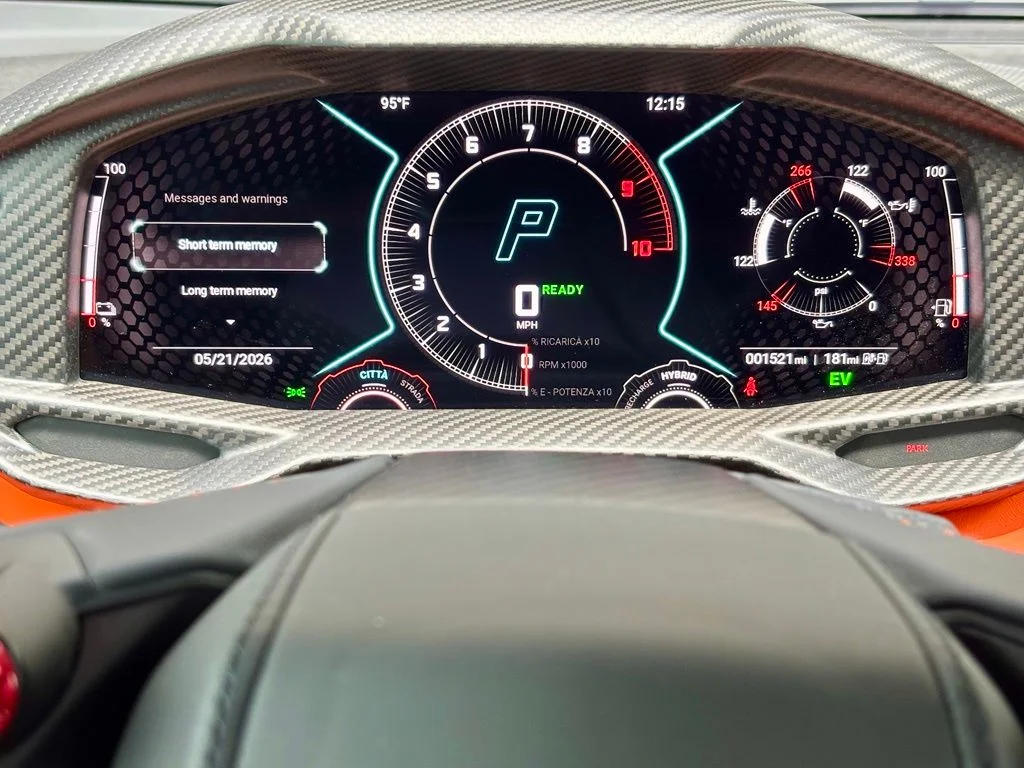 Used 2025 Verde Hydra Metallic Lamborghini  image 14
