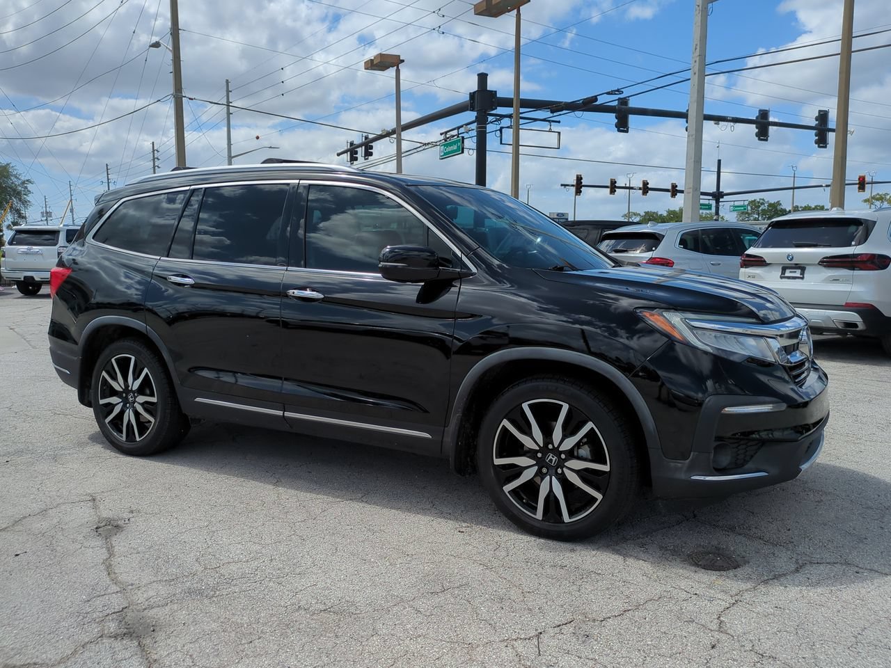 Used 2020 Honda Pilot Touring with VIN 5FNYF5H97LB006806 for sale in Kansas City