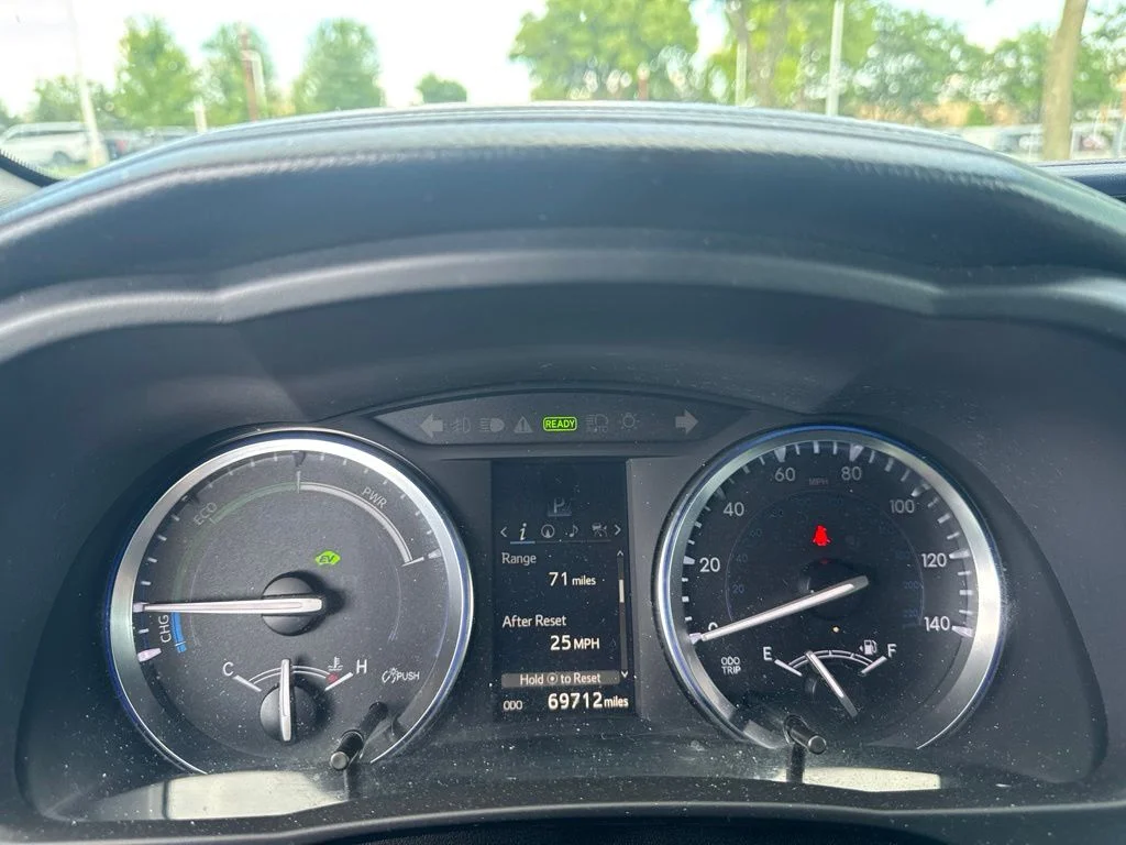 Used 2016 Silver Toyota Limited Platinum image 11