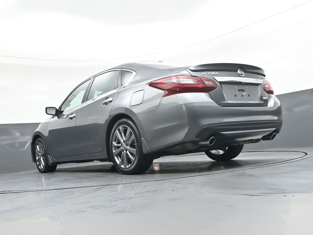 Used 2018 Gray Nissan 2.5 SR image 36