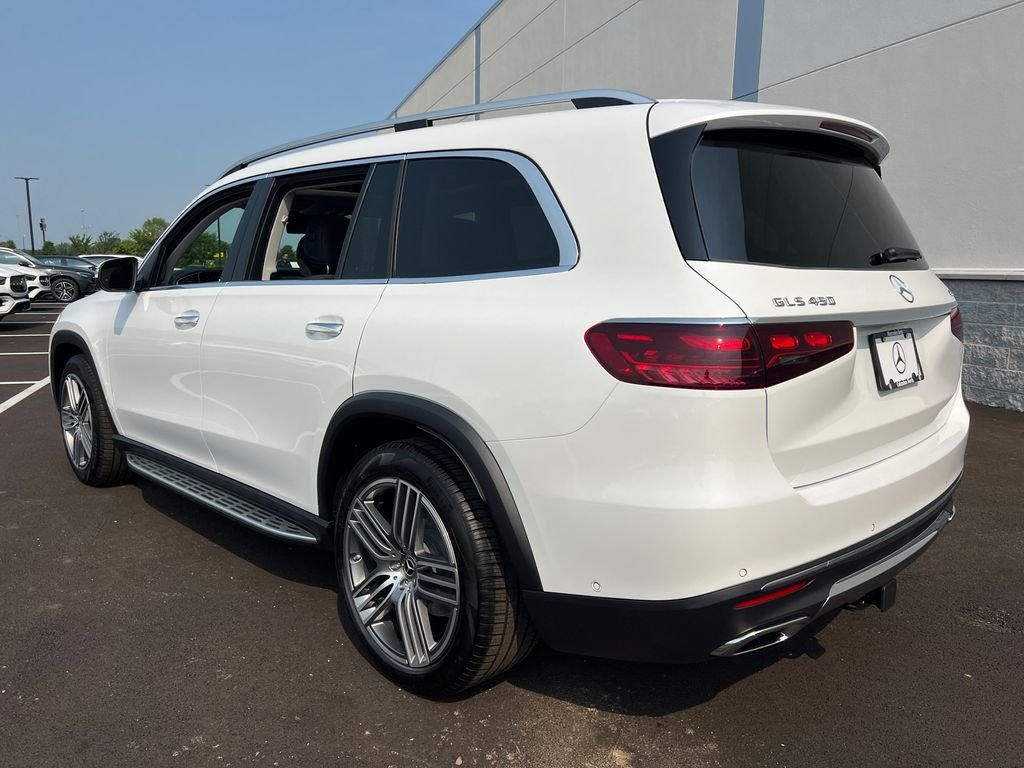 New 2026 MANUFAKTUR Moonlight White Metallic Mercedes-Benz GLS 450 image 5