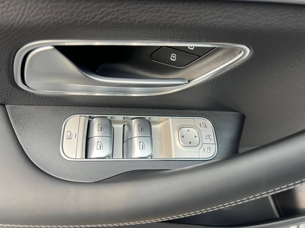 New 2026 MANUFAKTUR Moonlight White Metallic Mercedes-Benz GLS 450 image 50