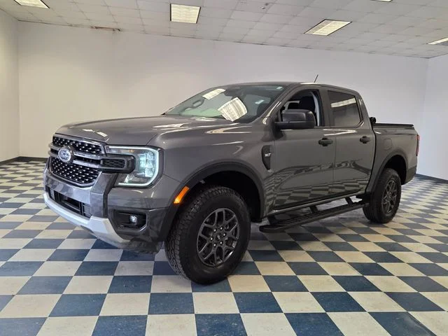 Used 2025 Gray Ford XLT image 3