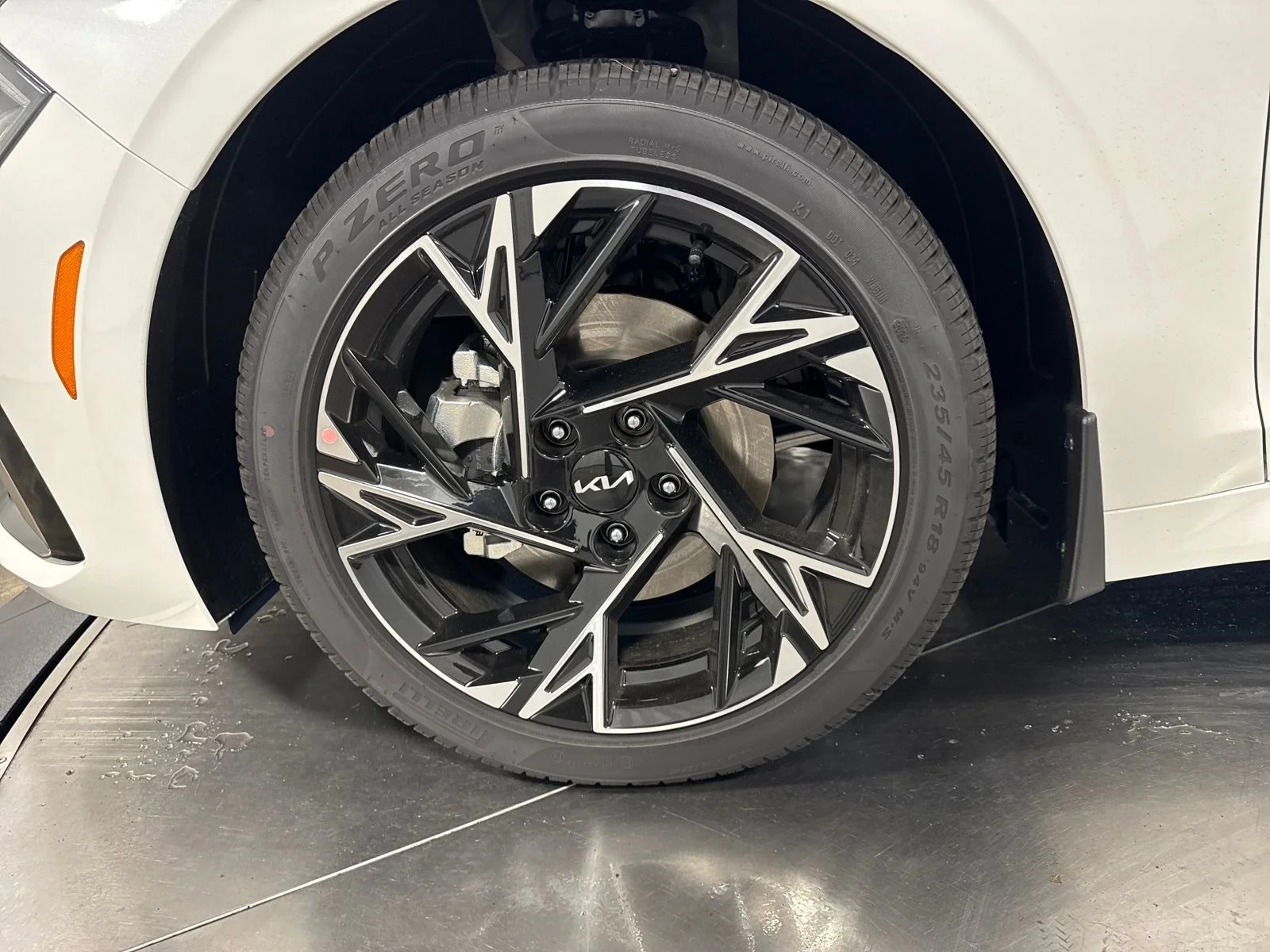 New 2026 Snow White Pearl Kia GT-Line image 2