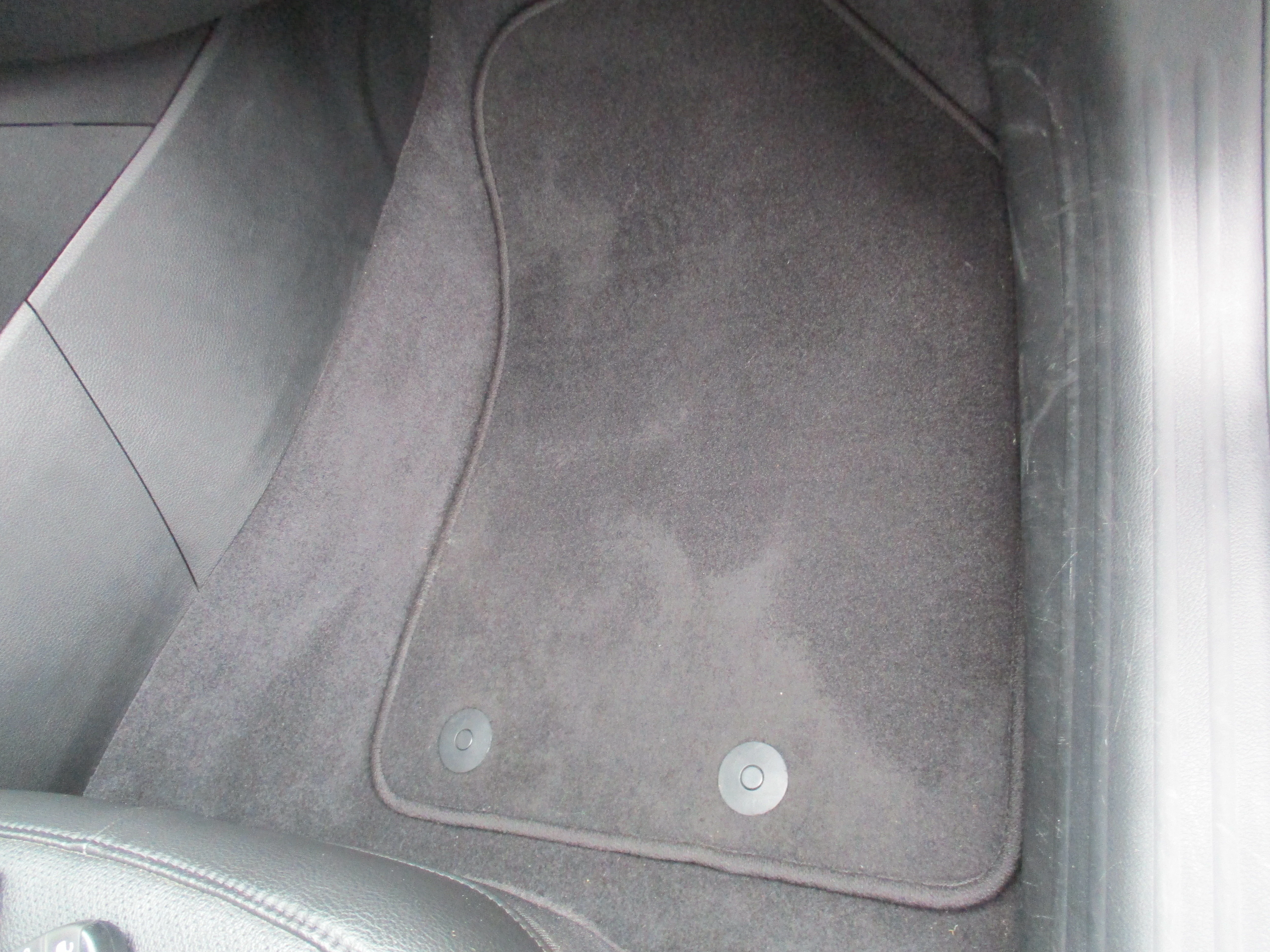Used 2023 Granite Crystal Metallic Clearcoat Jeep Limited image 34