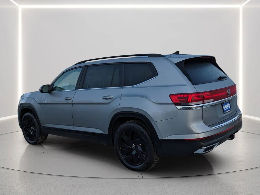 New 2026 Silver Volkswagen 2.0T SE w/Technology image 6