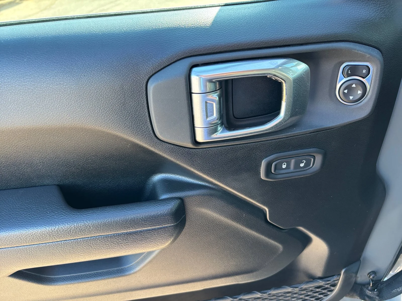 Used 2022 Gray Jeep Unlimited Sport Altitude image 11