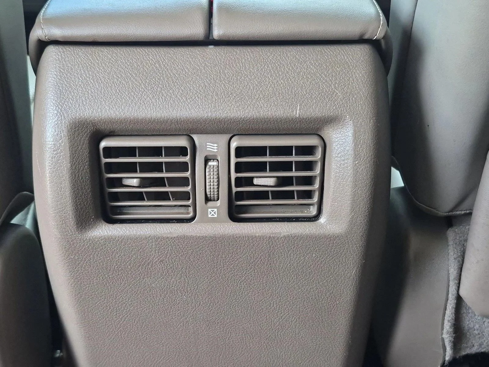 Used 2018 Silver Lining Metallic Lexus GX 460 image 18