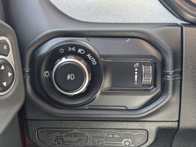 2025 Jeep Wrangler 4-Door Sahara - Photo 20
