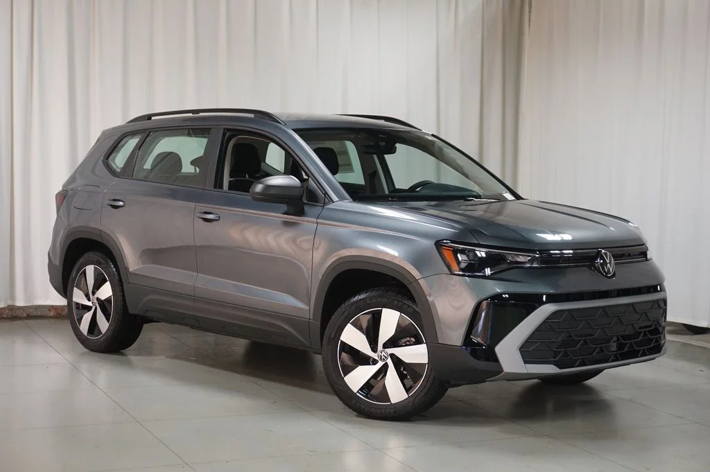 New 2026 Platinum Gray Volkswagen 1.5T S image 3