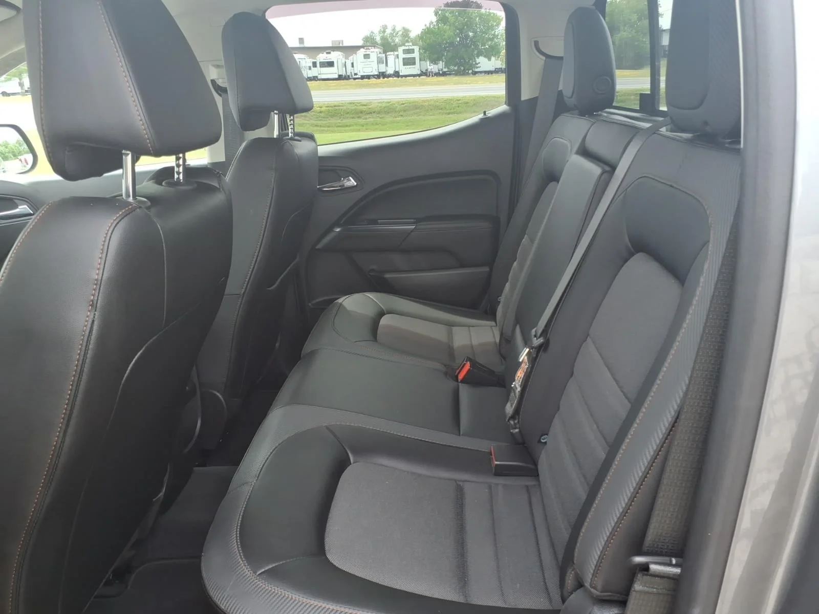 Used 2021 Steel Metallic GMC AT4 w/Cloth image 15