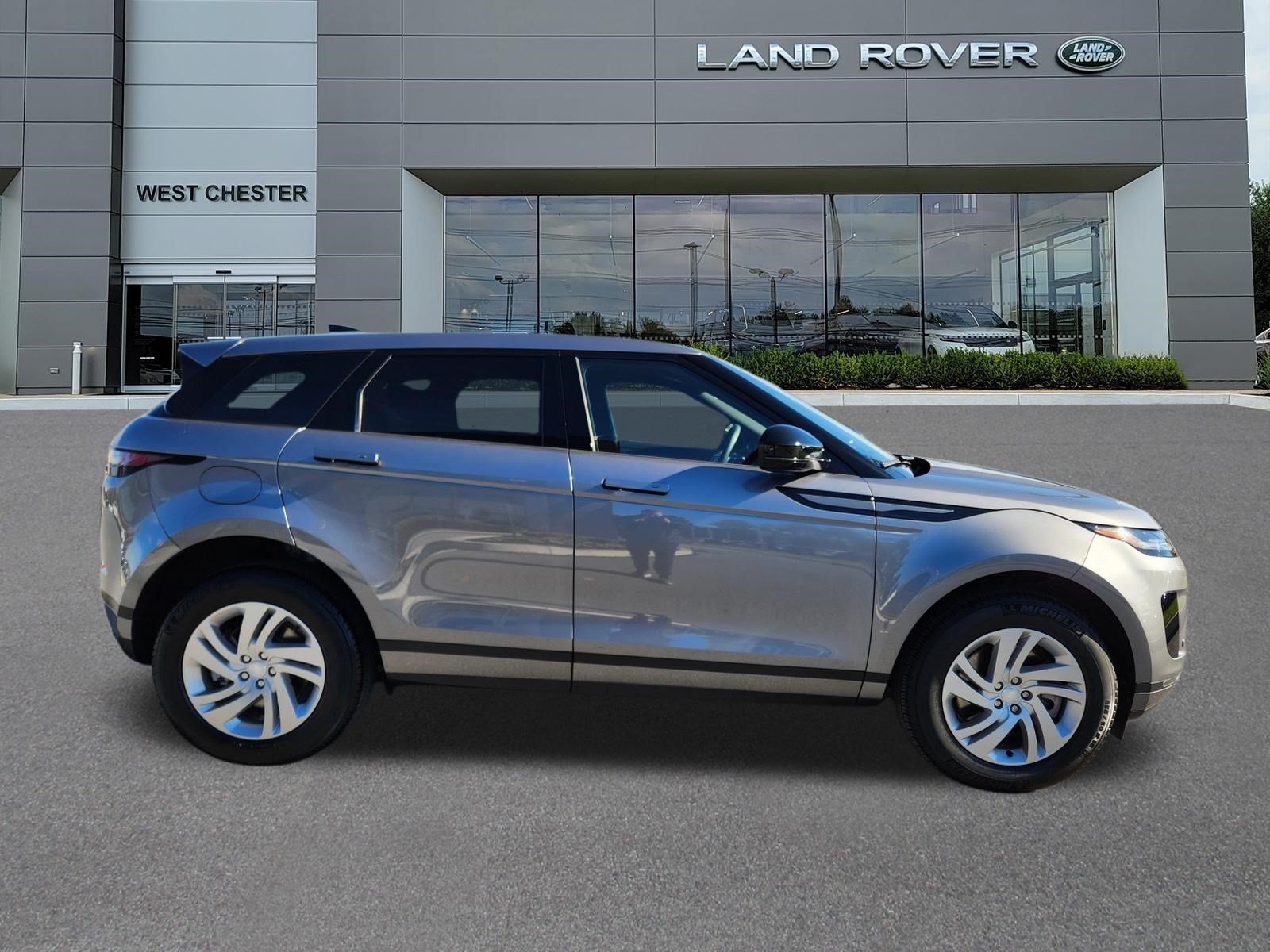 Used 2026 Eiger Grey Metallic Land Rover S image 6