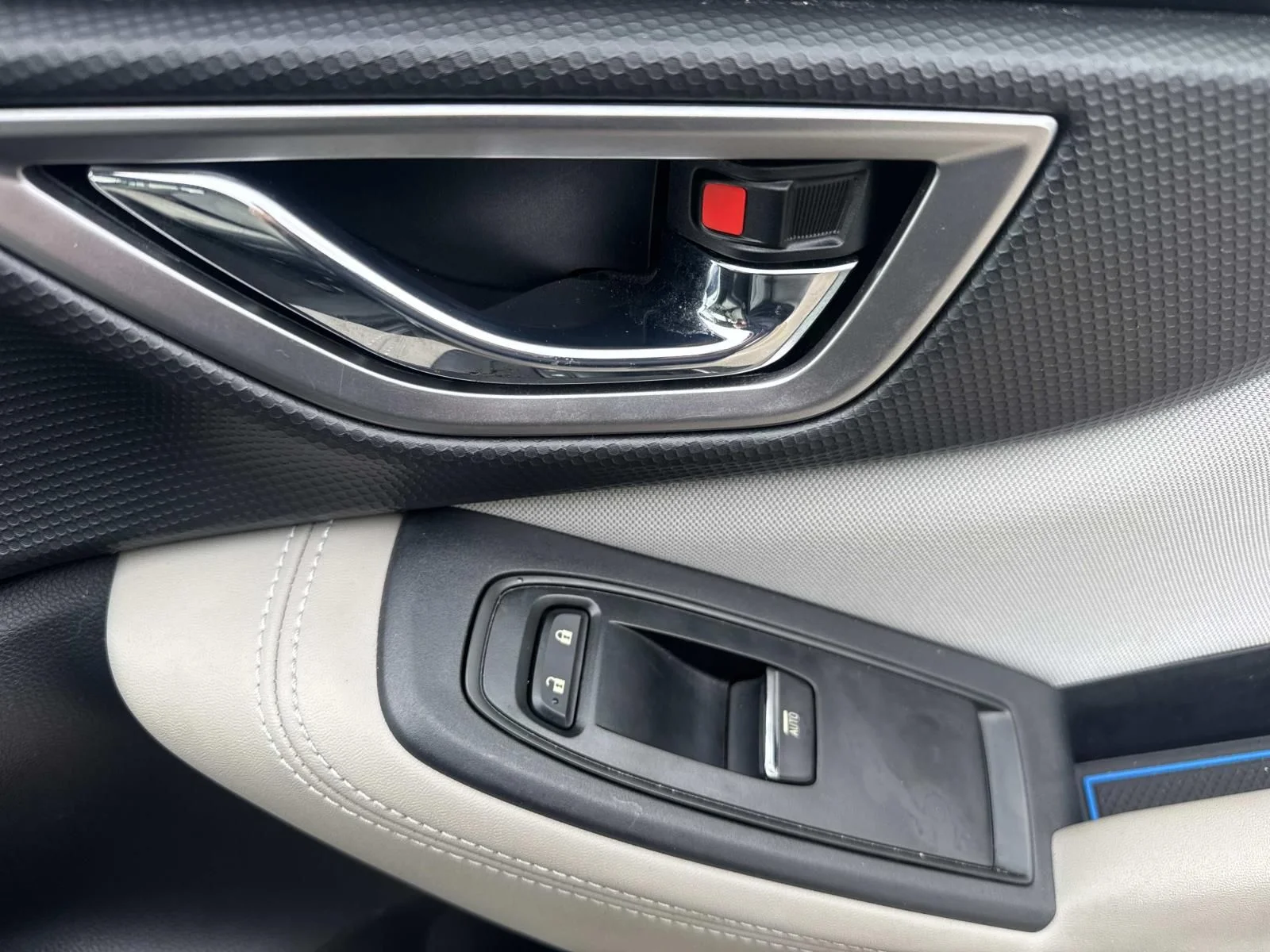 Used 2019 Black Subaru Premium image 14