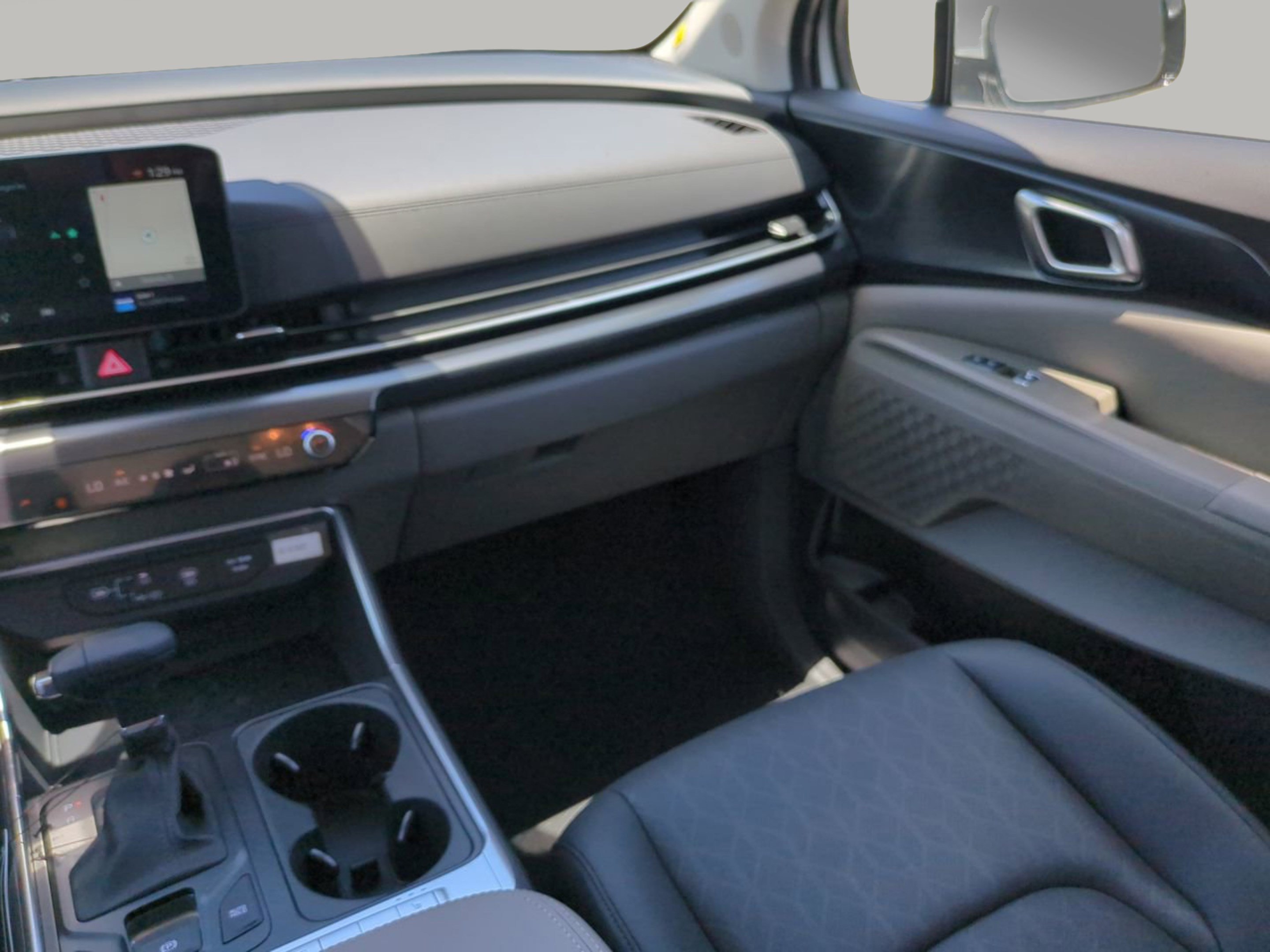 Certified Used 2026 Snow White Pearl Kia LXS image 23