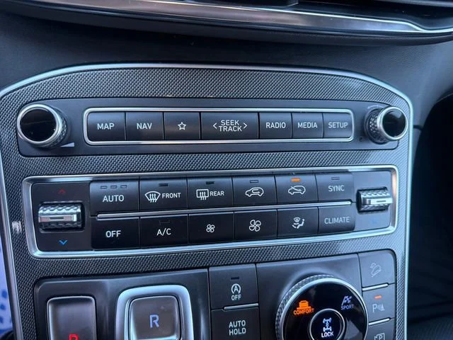2022 Hyundai Santa Fe Limited - Photo 28
