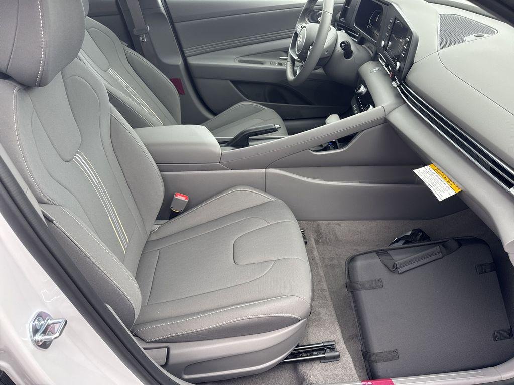 New 2026 White Hyundai SEL Sport image 13