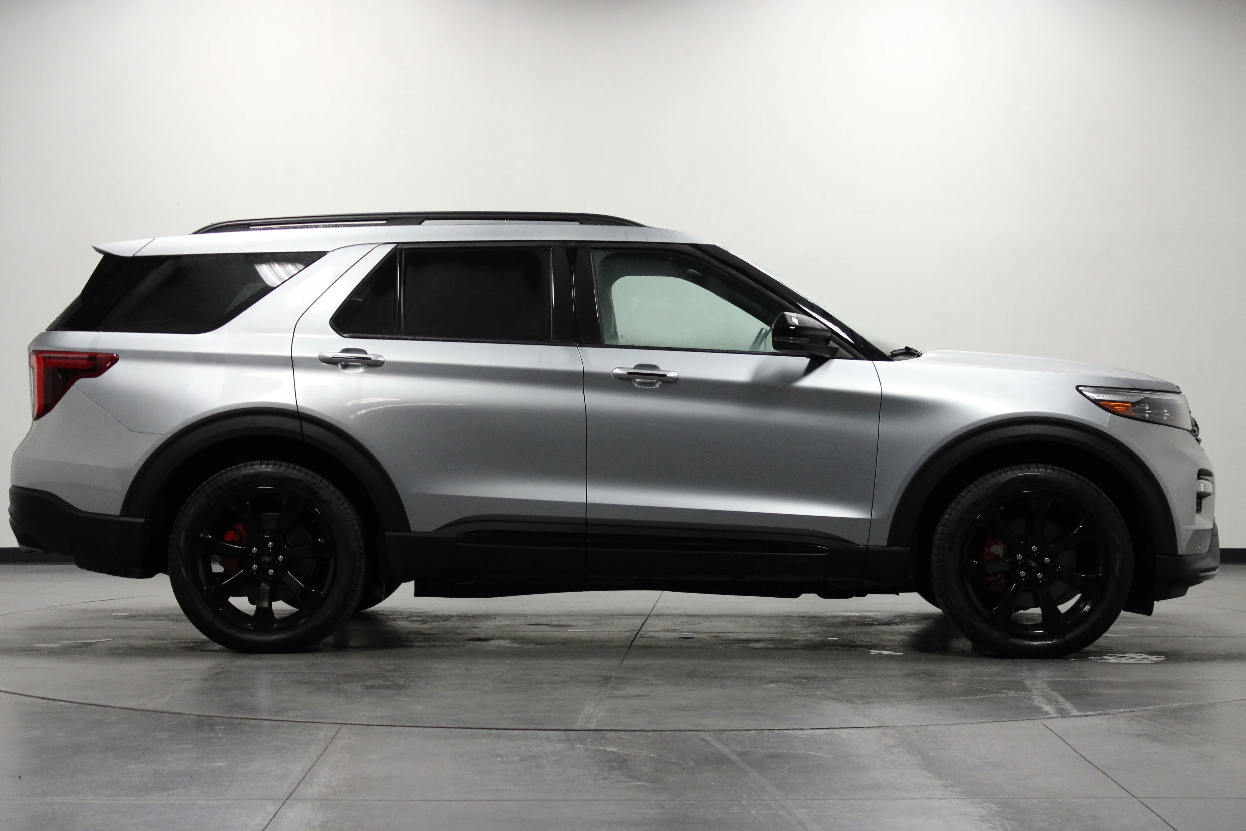 Used 2024 Silver Metallic Ford ST image 3