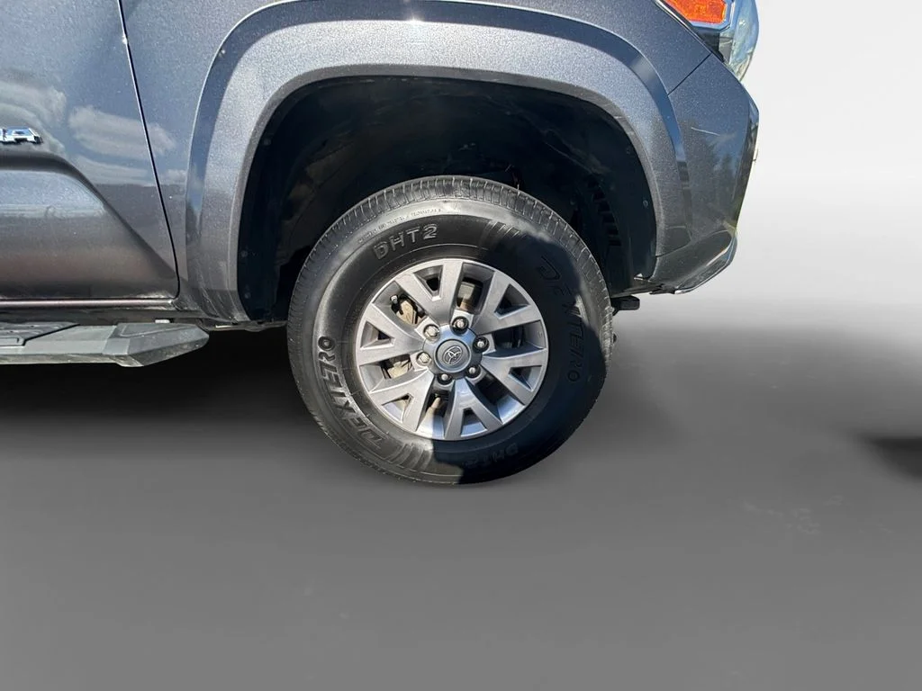 Used 2019 Gray Toyota SR5 image 15