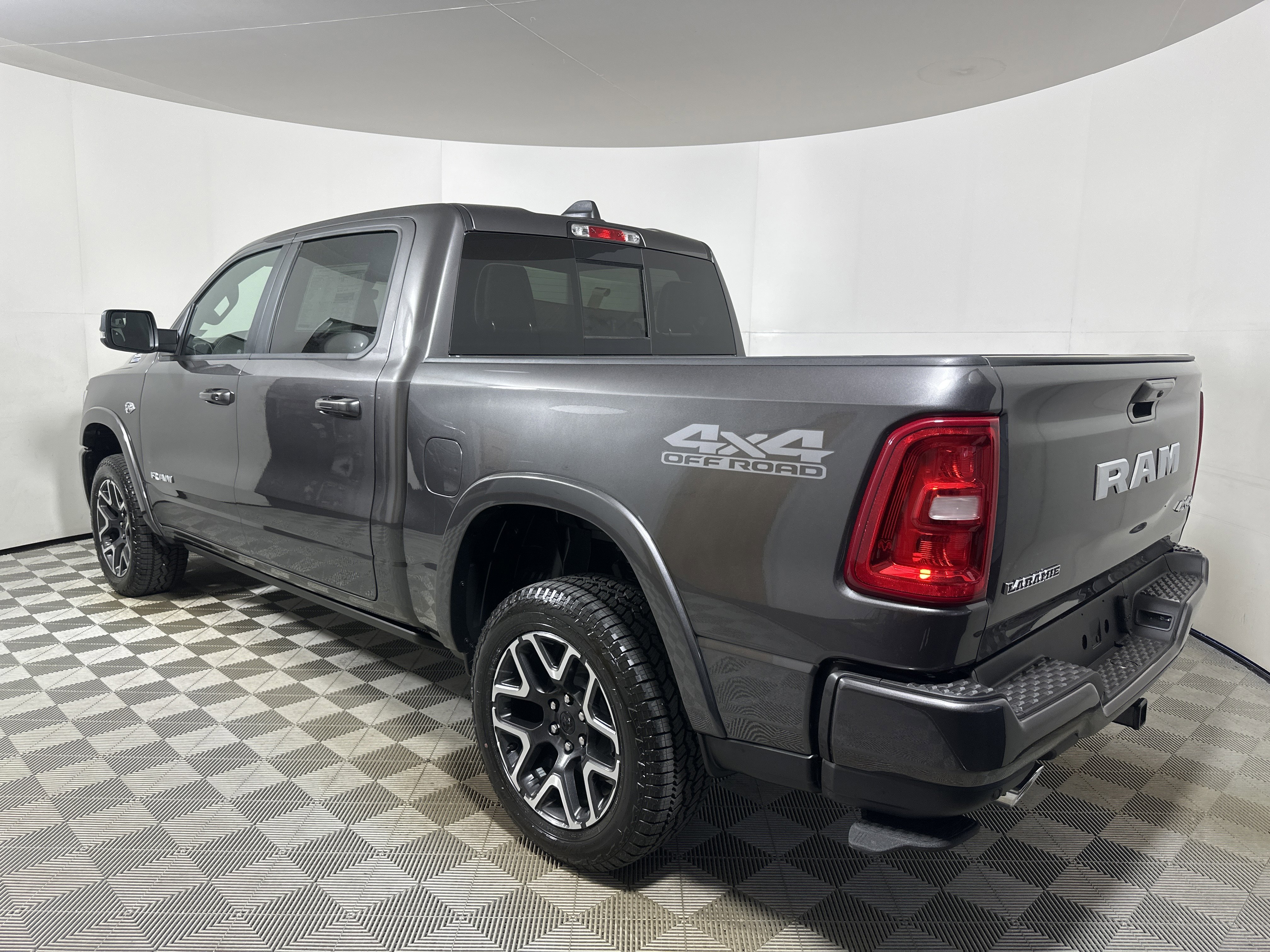 New 2026 Granite Crystal Metallic Clear-Coat Exterior Paint RAM Laramie image 5