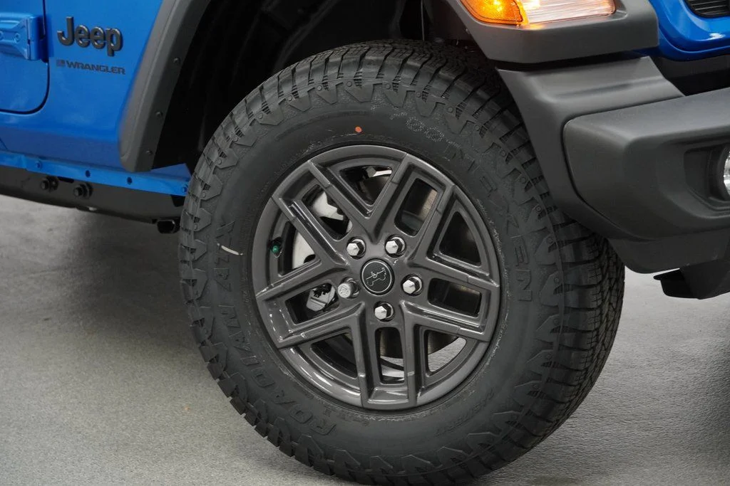 New 2026 Hydro Blue Pearl-Coat Exterior Paint Jeep Sport S image 4