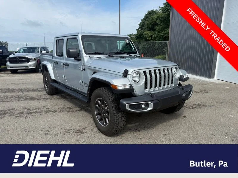 Used 2022 Silver Jeep Overland image 1