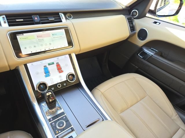 Used 2019 Fuji White Land Rover HSE image 14