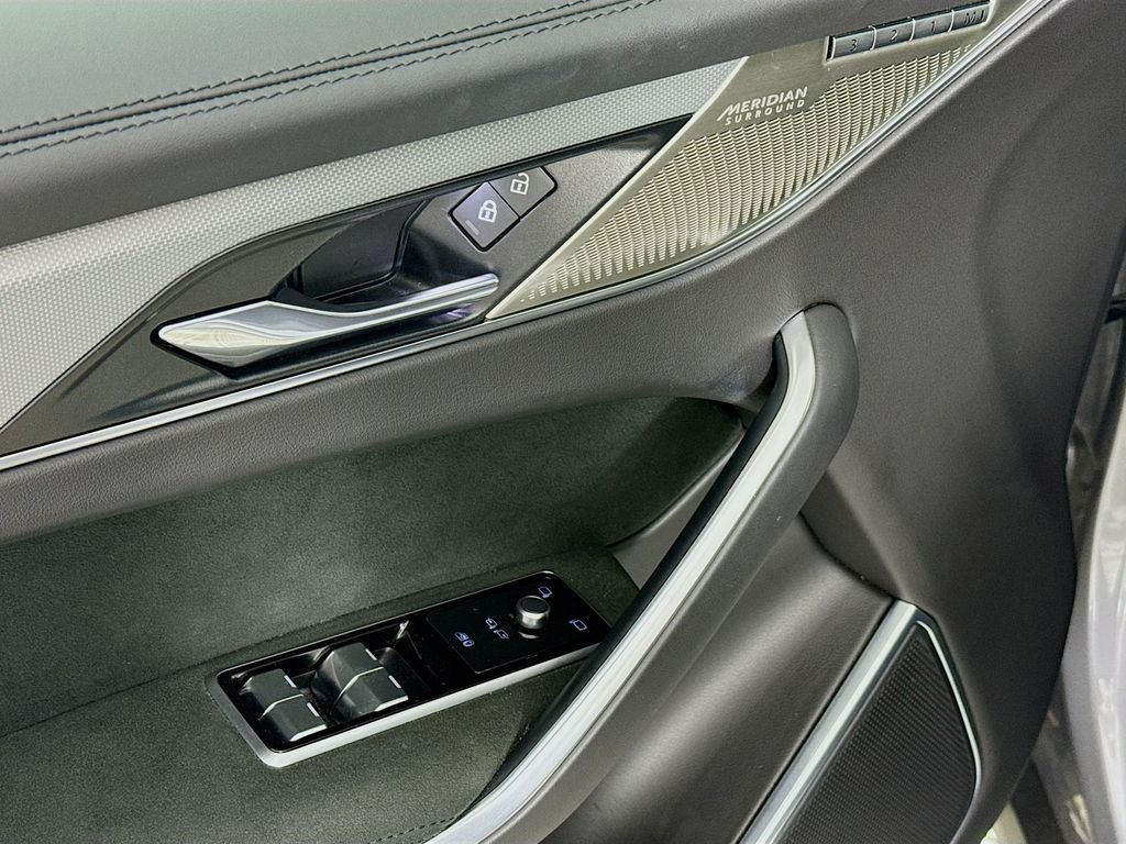 Certified Used 2021  Jaguar SVR image 19