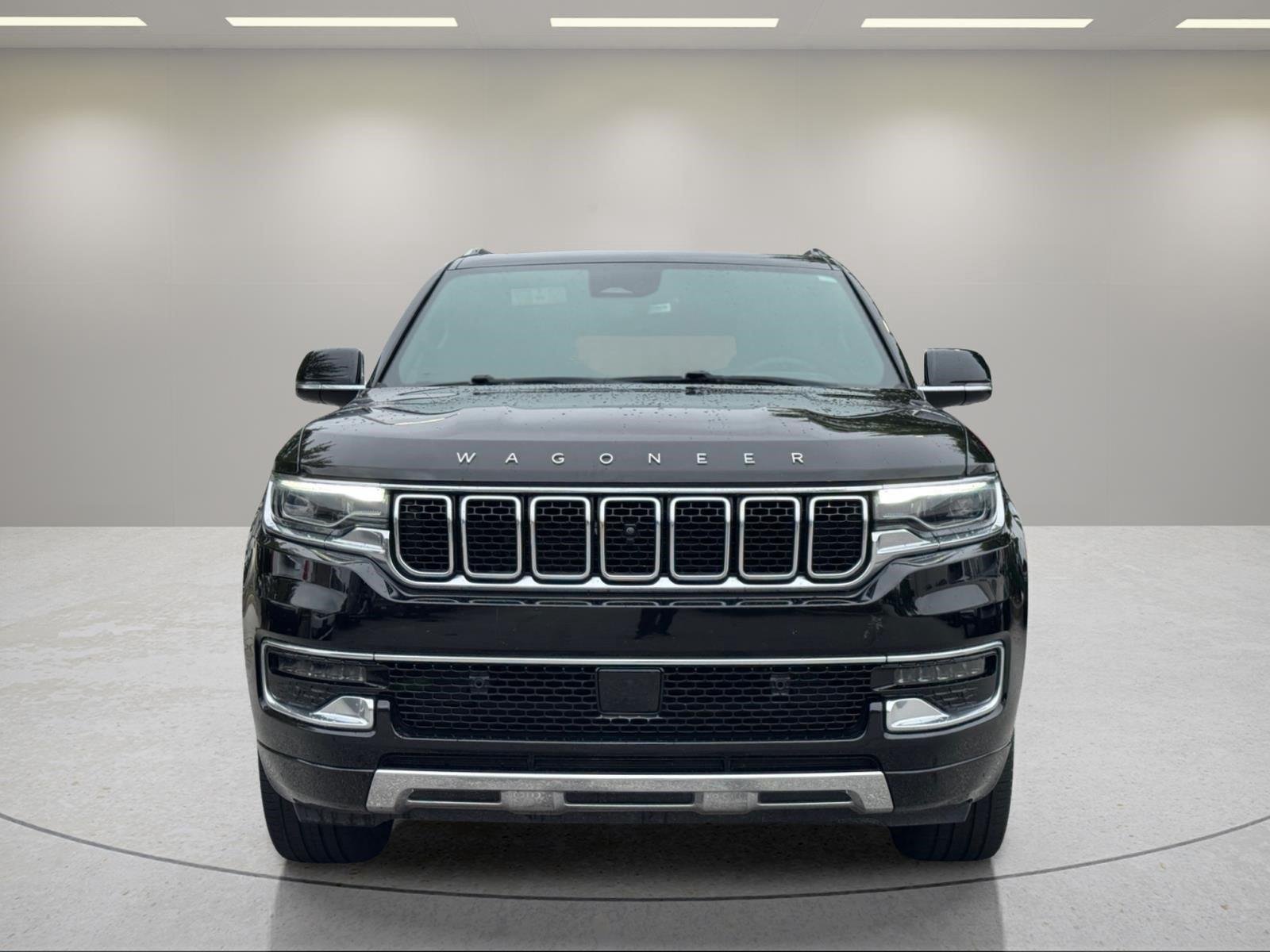 Used 2023 Diamond Black Crystal Pearlcoat Jeep Series III image 8