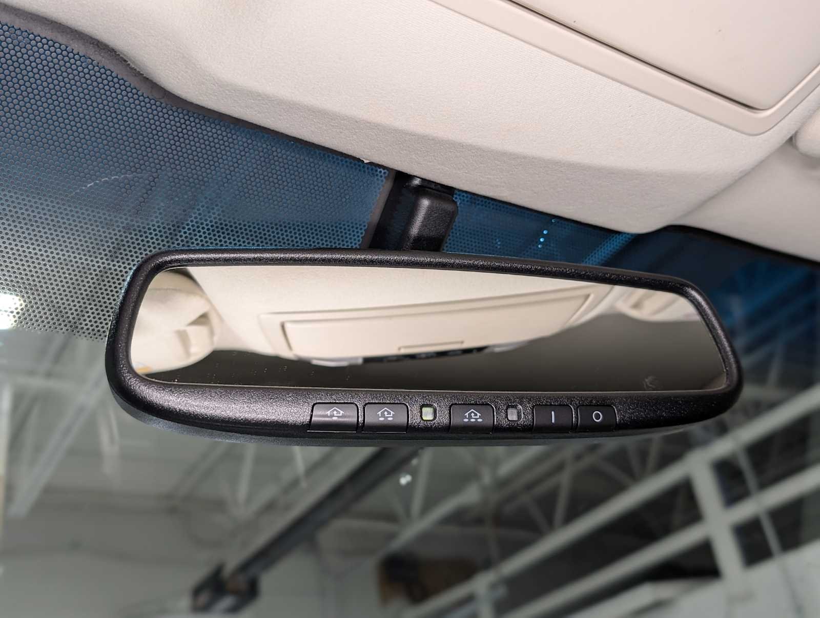Used 2018 Starfire Pearl Lexus  image 36