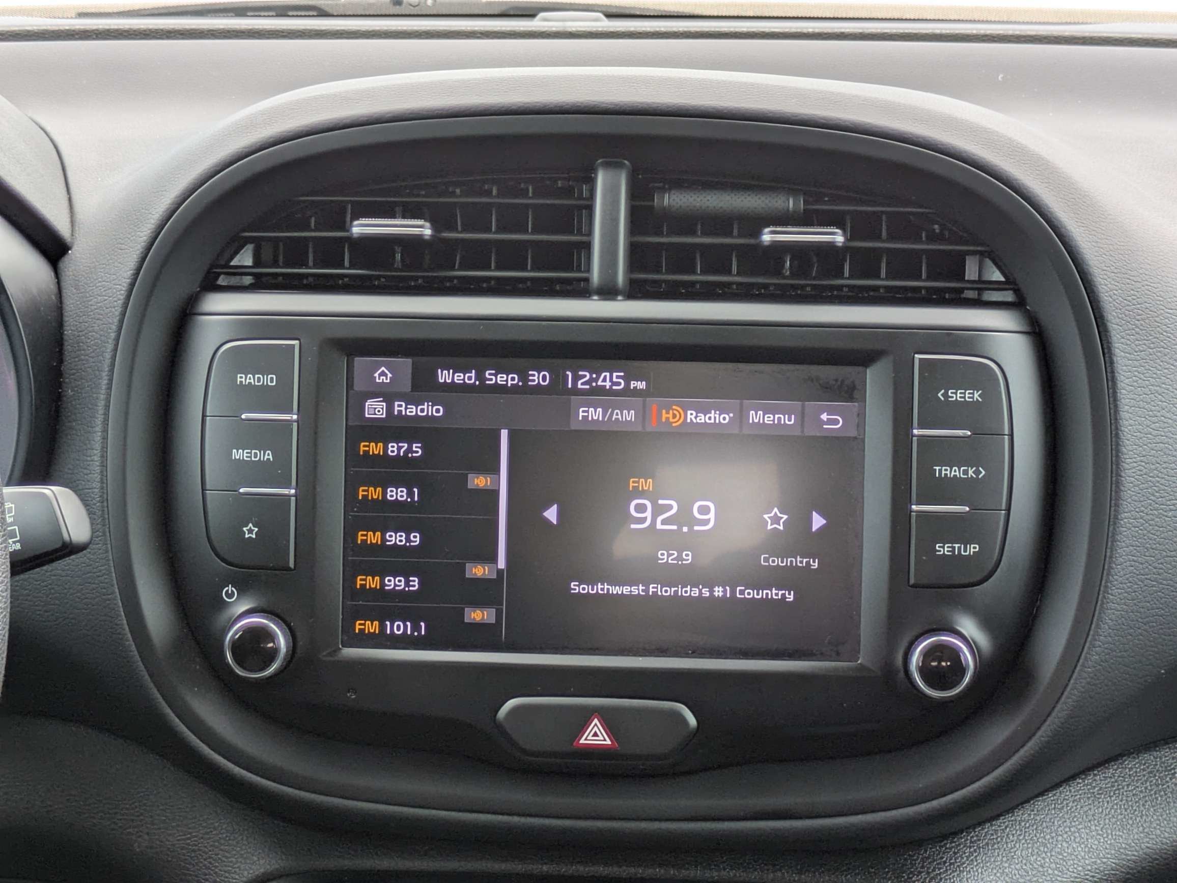Used 2025 Inferno Red Kia LX image 18