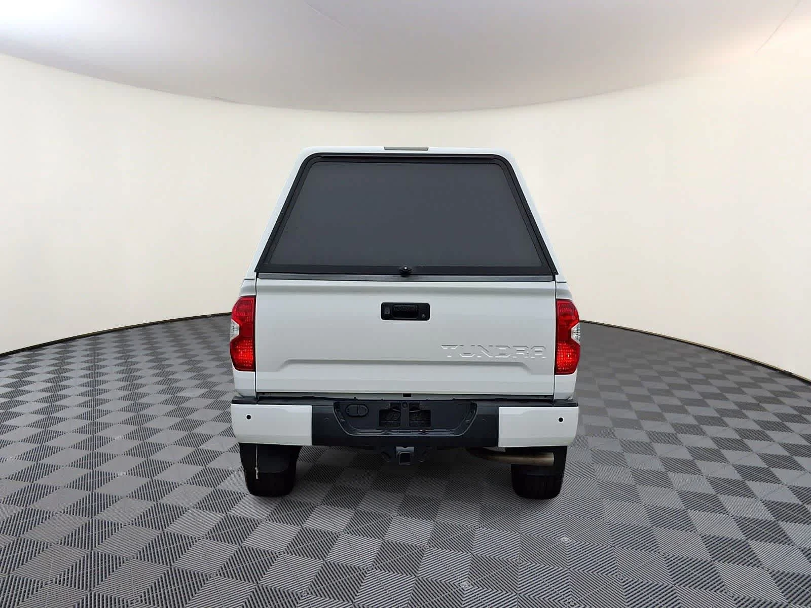 Used 2017 Super White Toyota SR5 image 6