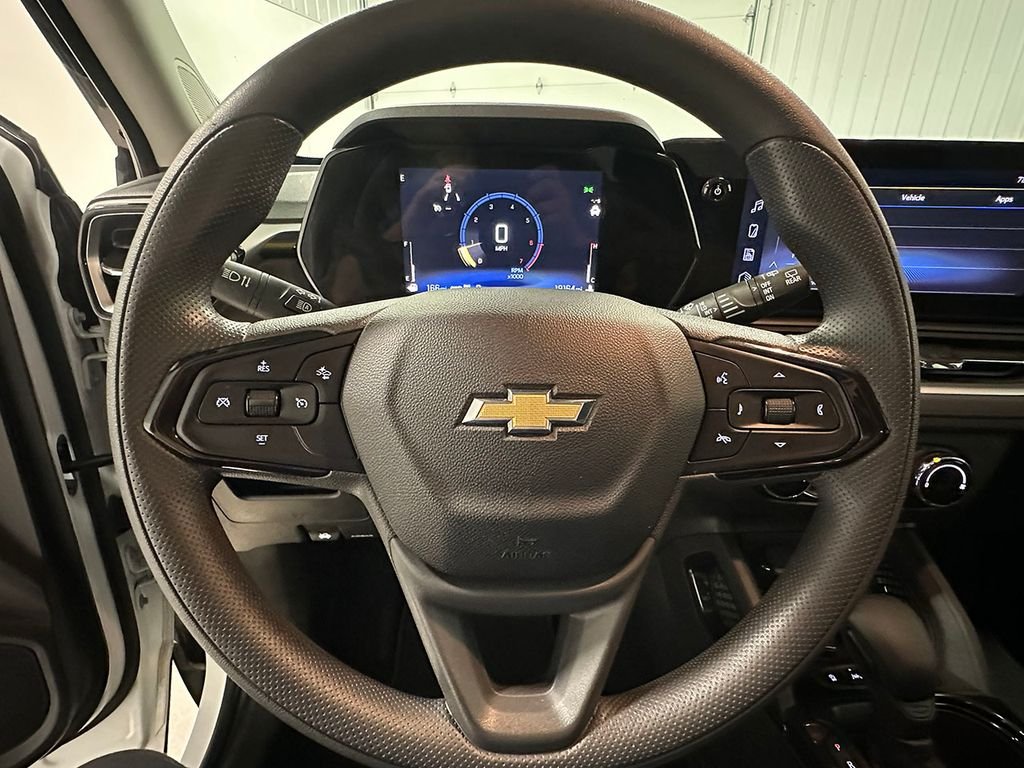 Used 2025 White Chevrolet LS image 30