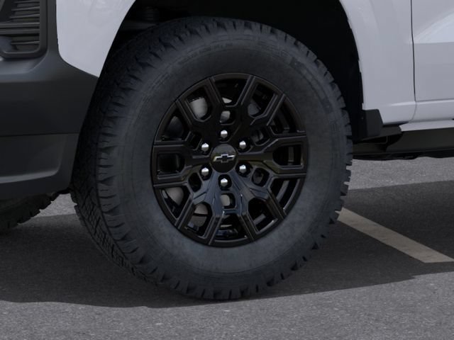 New 2026 Summit White Chevrolet WT image 9