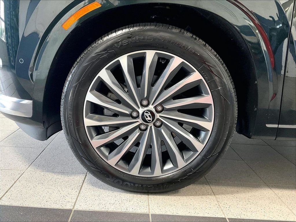 Used 2025 Green Hyundai Calligraphy image 6