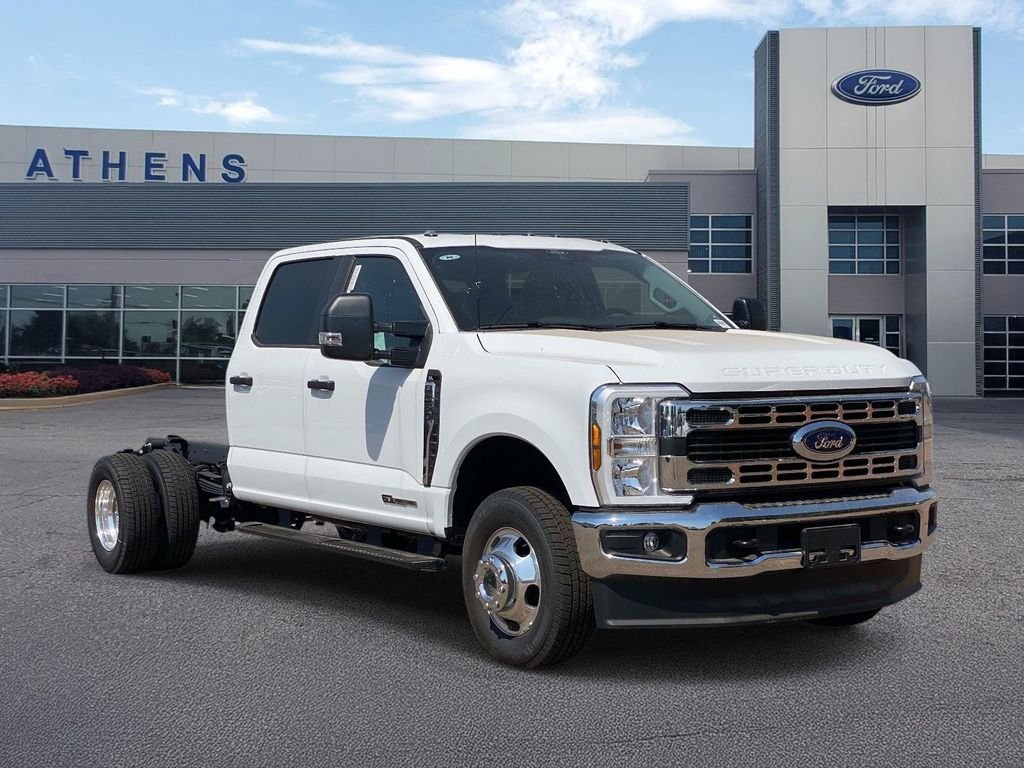 New 2026 Oxford White Ford F-350® XL image 1