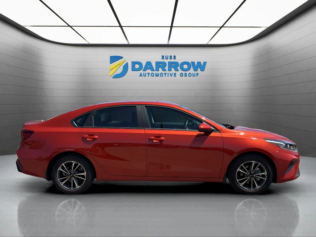 Used 2024 Red Kia LXS image 6