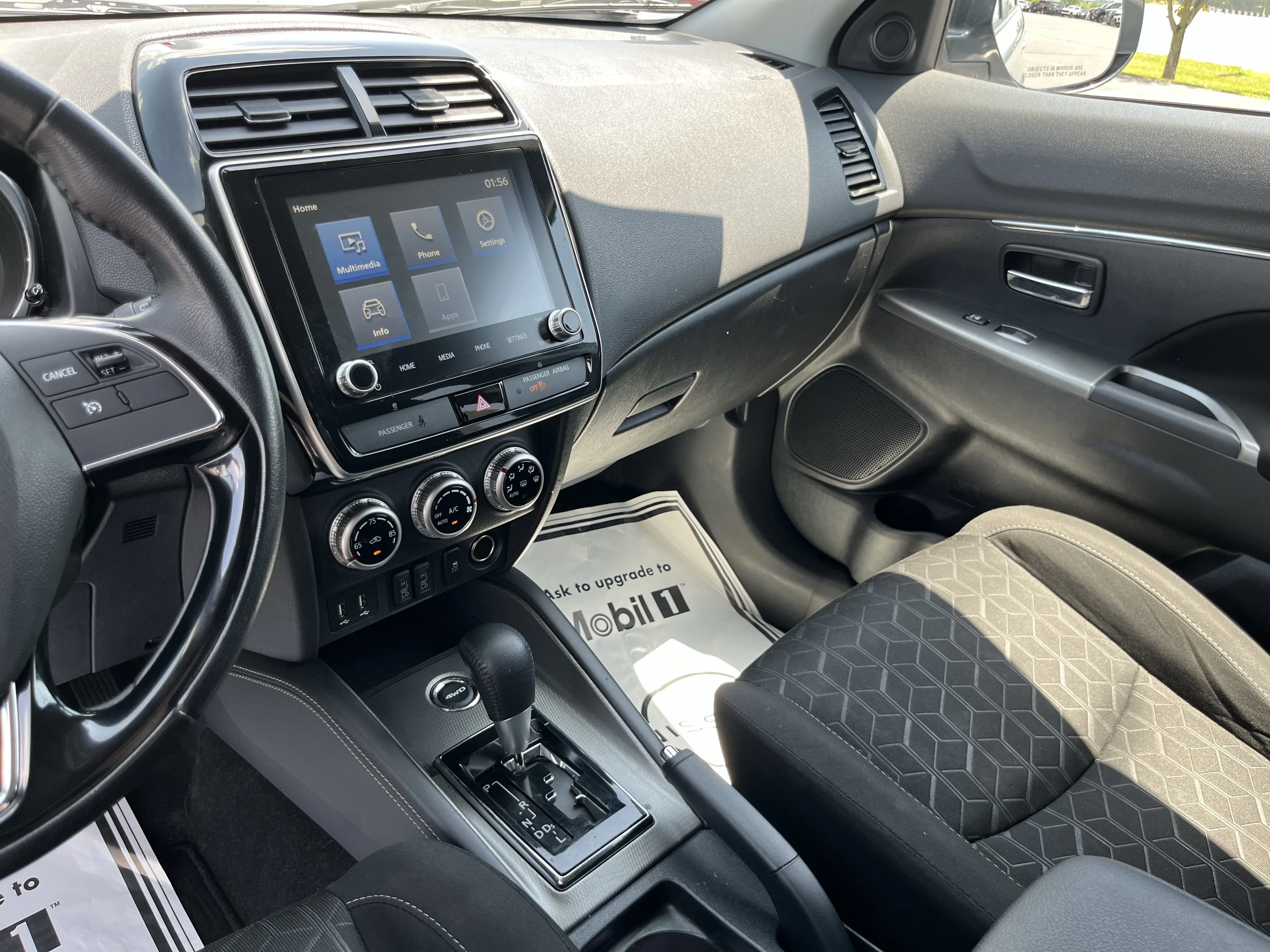 Used 2020 Alloy Silver Metallic Mitsubishi  image 27