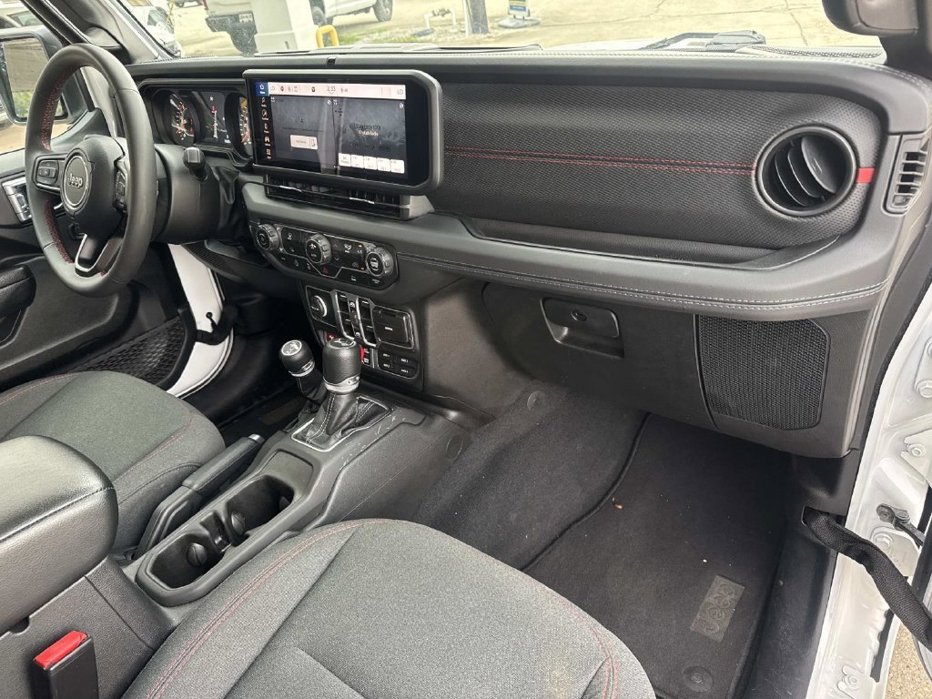 Used 2025 White Jeep Rubicon image 23