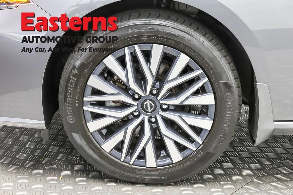 Used 2024 Gray Nissan 2.5 SV image 30