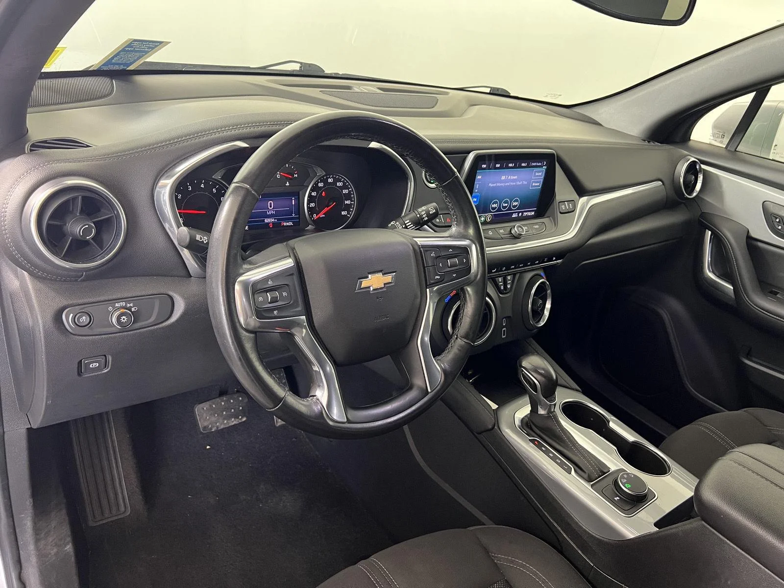 Used 2020 SILVER ICE METALLIC Chevrolet LT image 4
