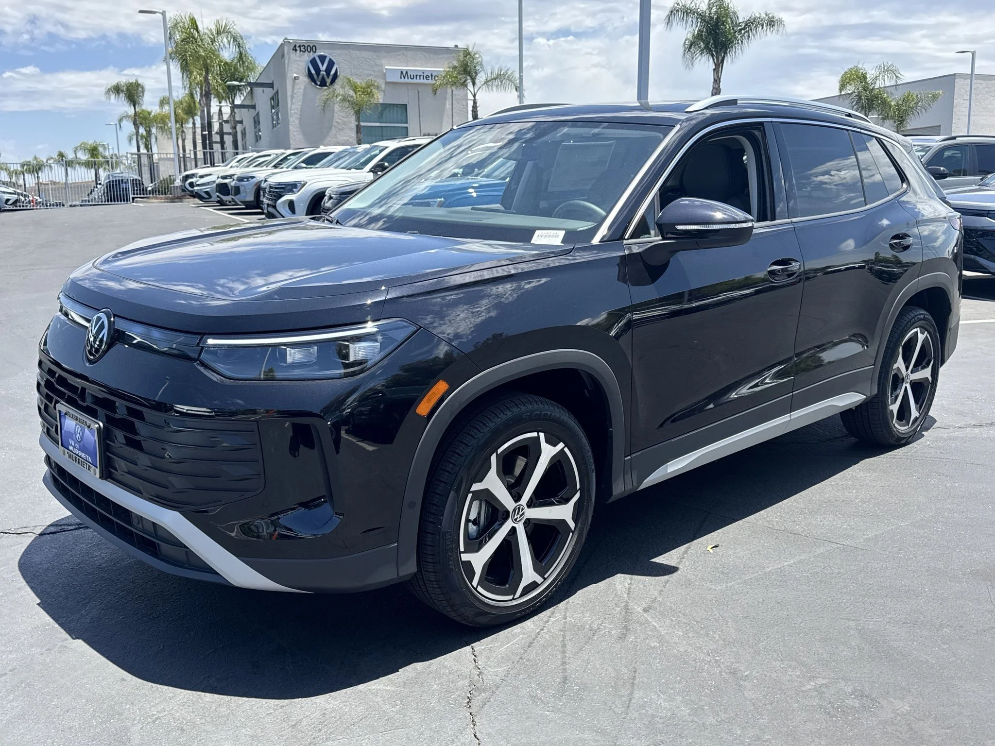 New 2026 Deep Black Pearl Volkswagen SE image 3