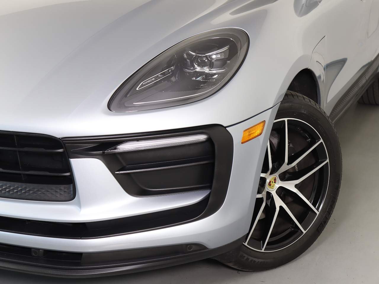 Certified Used 2025 Dolomite Silver Metallic Porsche  image 12