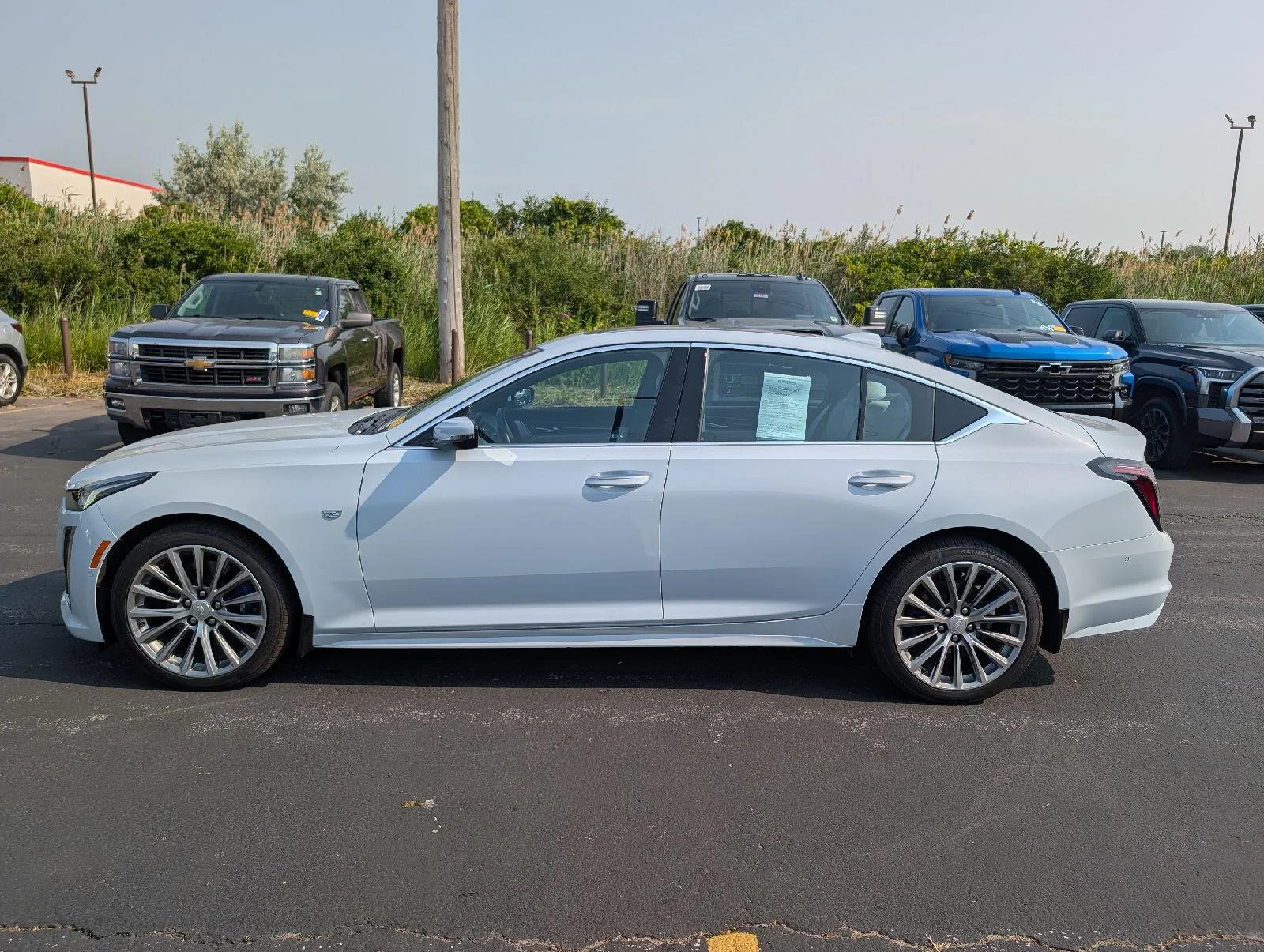 Used 2022 Diamond Sky Metallic Cadillac Premium Luxury image 5