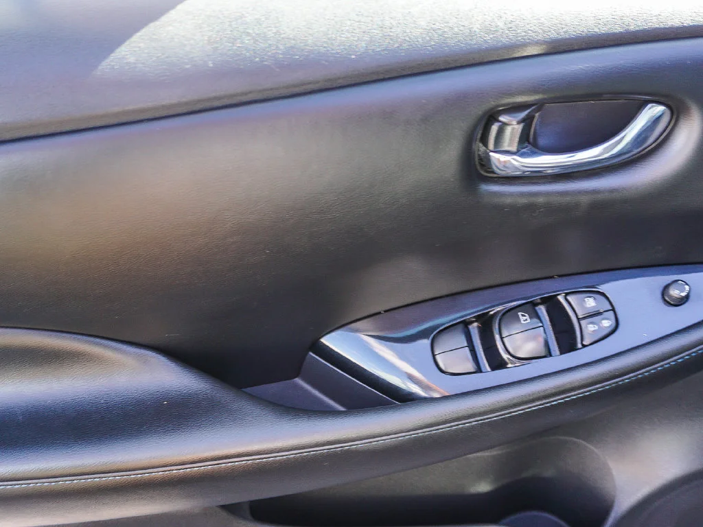 Used 2018 Gray Nissan SL image 19