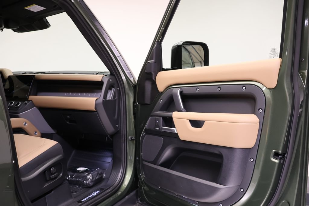 New 2026 Woolstone Green Land Rover X image 38