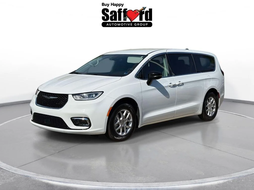 2024 Chrysler Pacifica Touring L's photo