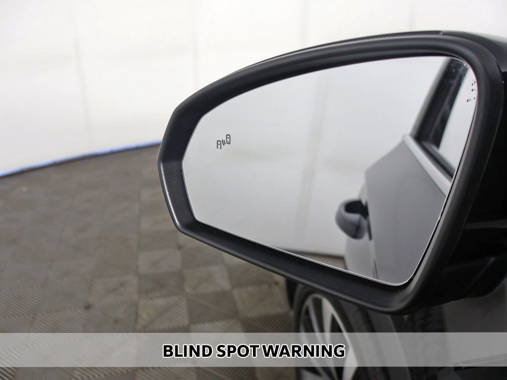 Used 2023 Black Volkswagen 1.5T SE image 4
