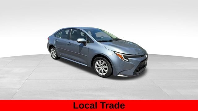 Used 2023  Toyota LE image 10