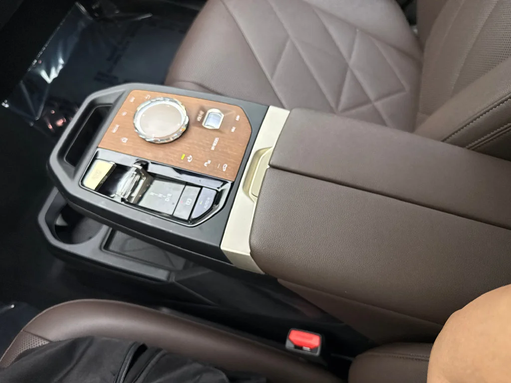 Used 2023 White BMW M60 image 68