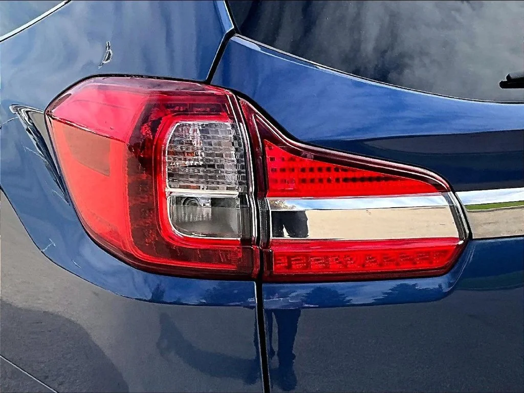 Used 2020 Blue Subaru Premium image 28